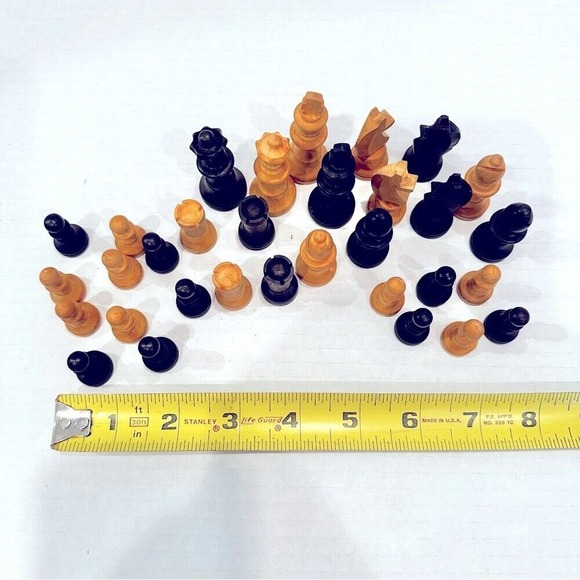 Vintage Wood Hand Carved 32 Piece Chess Set Wood Box Antique Toy Game Primitive - Picture 7 of 10